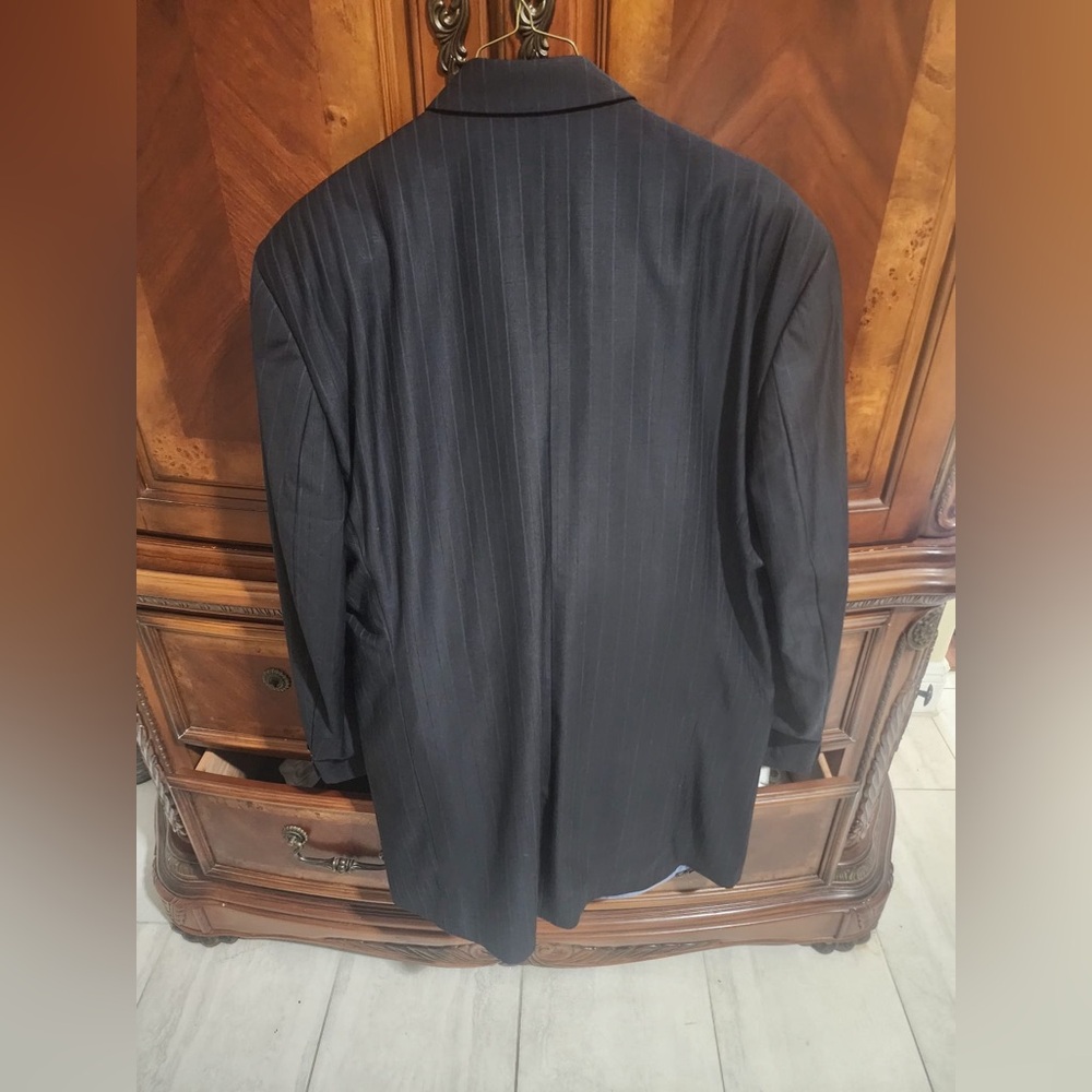Black Suit - Picture 3 of 7